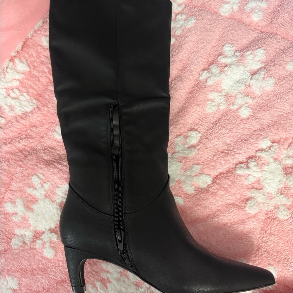 Elegant Black Knee-High Women's Boots
